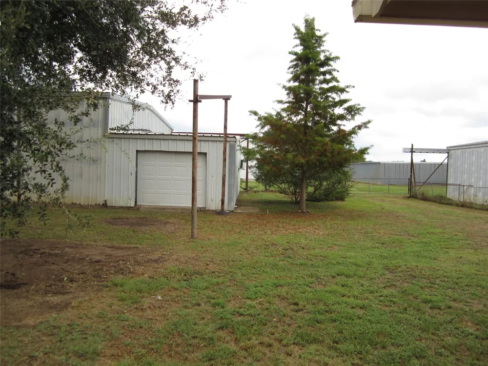 32114 Robin Lane Waller, TX 77484