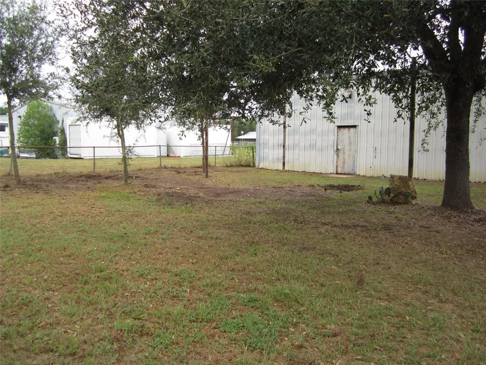 32114 Robin Lane Waller, TX 77484