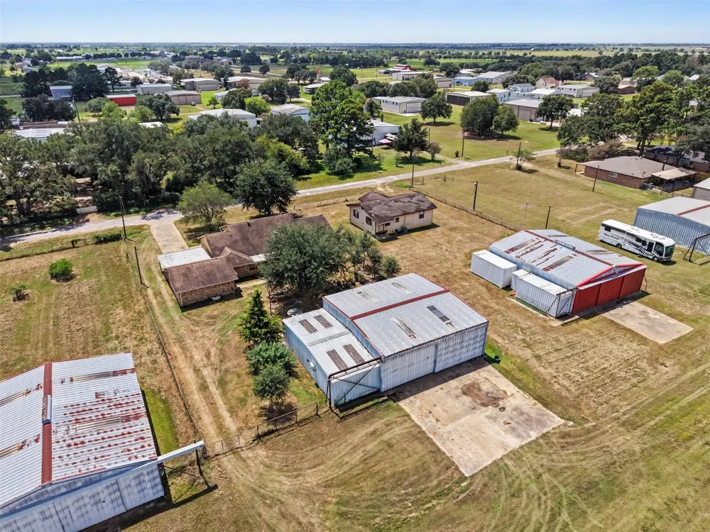 32114 Robin Lane Waller, TX 77484