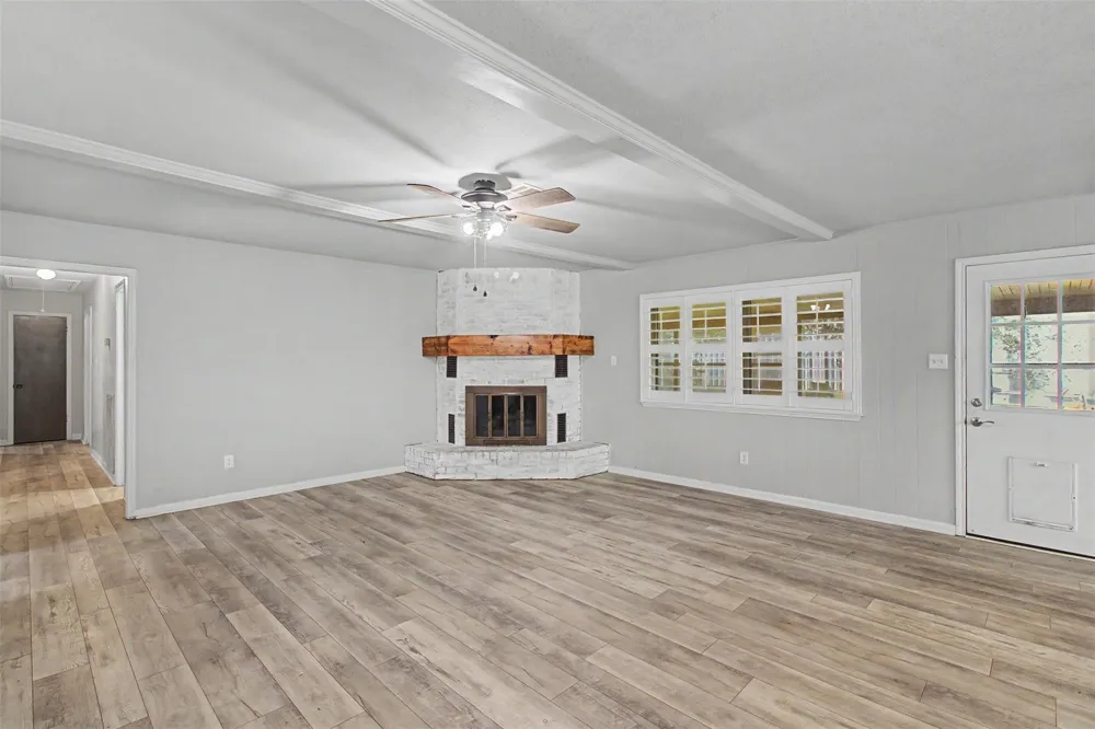 32114 Robin Lane Waller, TX 77484