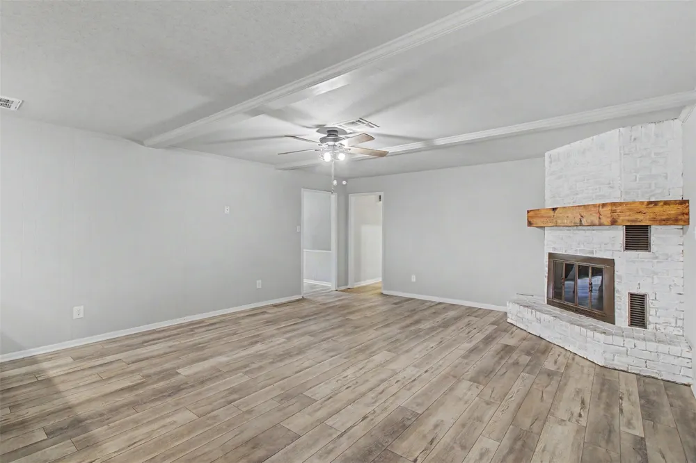 32114 Robin Lane Waller, TX 77484