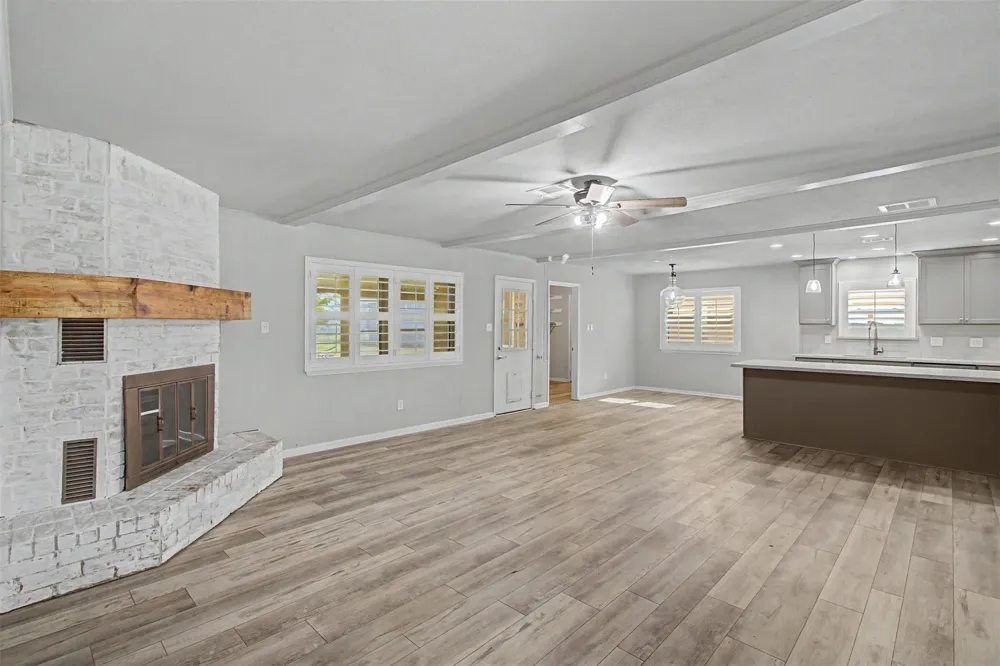 32114 Robin Lane Waller, TX 77484
