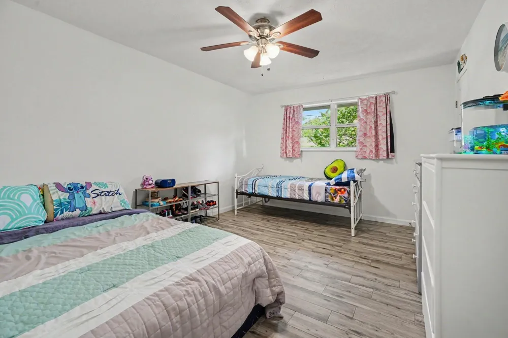 5003 Meadow Lark Lane Dickinson, TX 77539