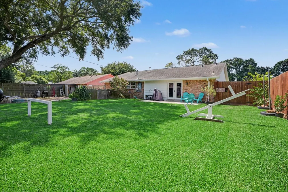 5003 Meadow Lark Lane Dickinson, TX 77539