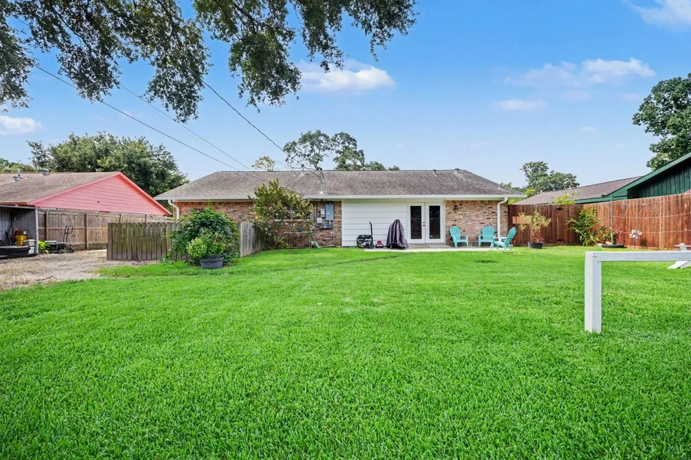 5003 Meadow Lark Lane Dickinson, TX 77539