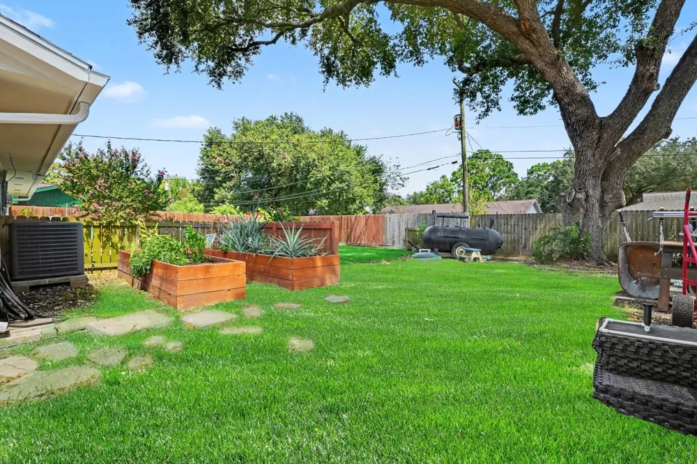 5003 Meadow Lark Lane Dickinson, TX 77539
