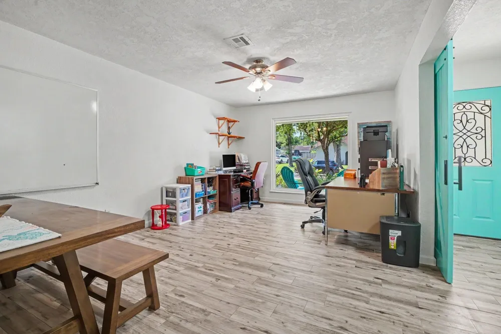 5003 Meadow Lark Lane Dickinson, TX 77539