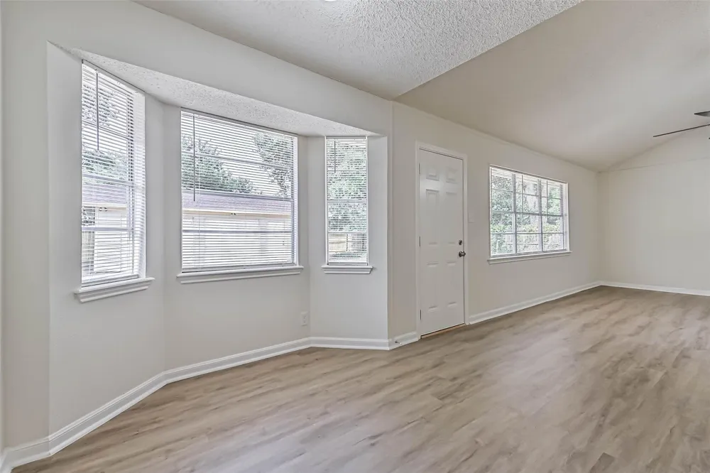 117 Dallas Street Angleton, TX 77515