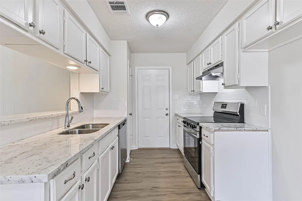 117 Dallas Street Angleton, TX 77515