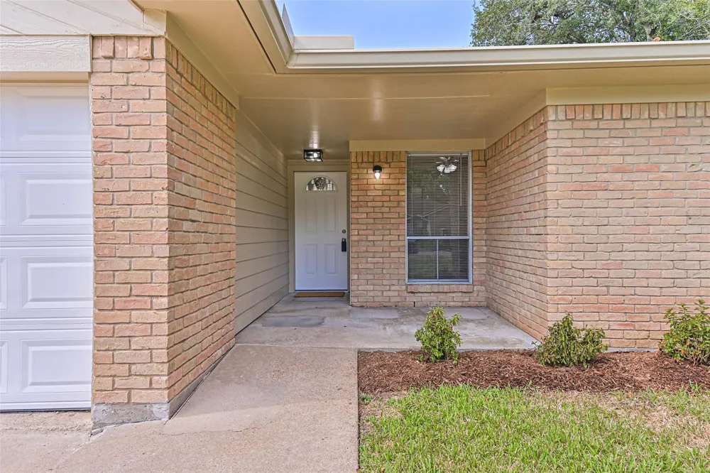 117 Dallas Street Angleton, TX 77515