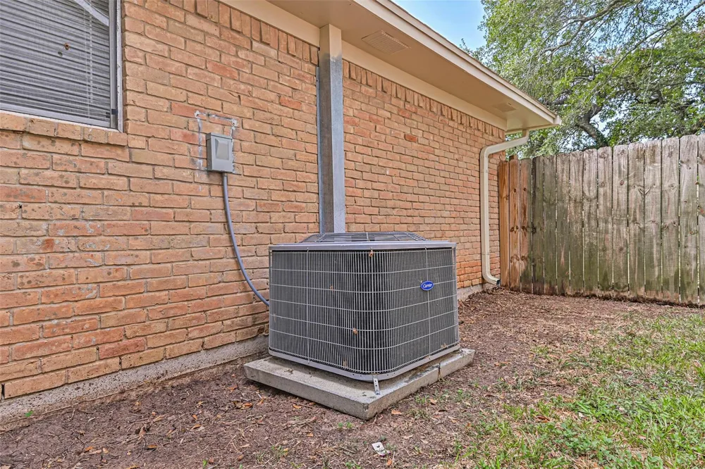 117 Dallas Street Angleton, TX 77515