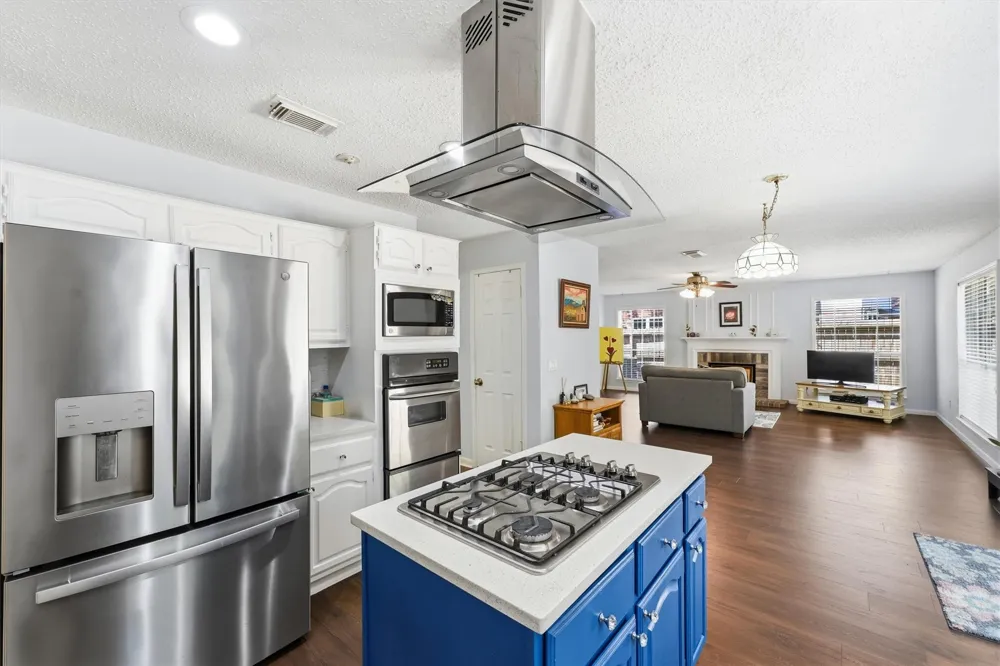 42 Fire Flicker Place The Woodlands, TX 77381