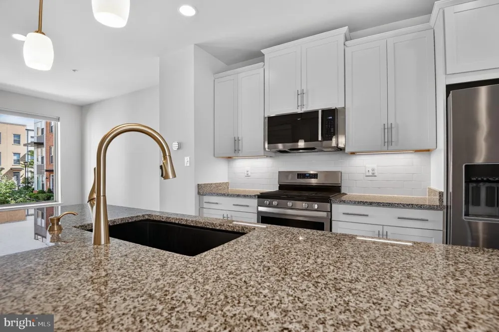 5138 LONGSTONE WAY North Bethesda, MD 20852