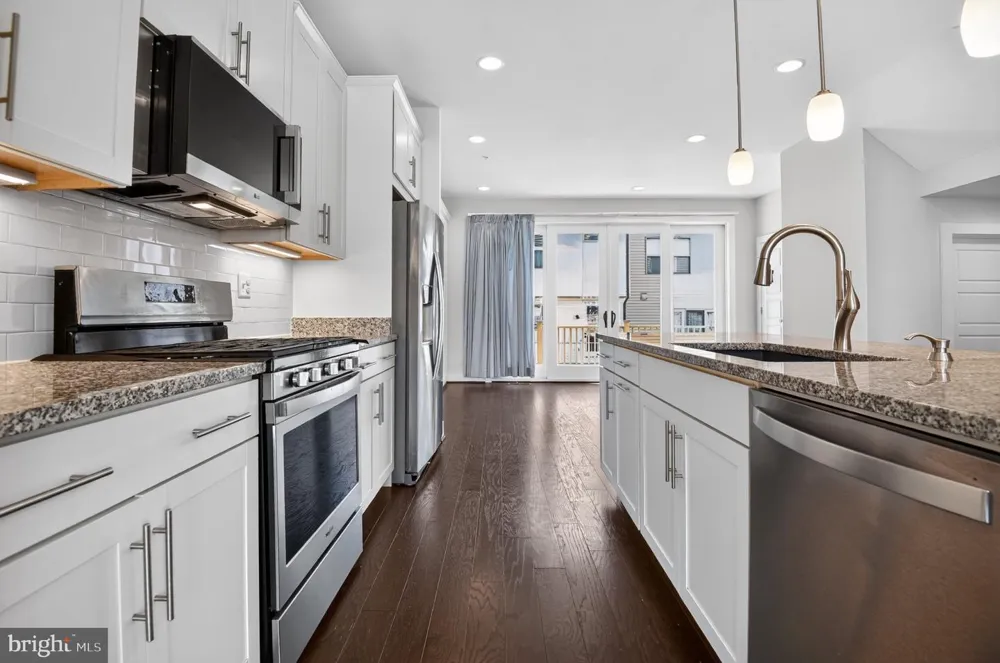 5138 LONGSTONE WAY North Bethesda, MD 20852