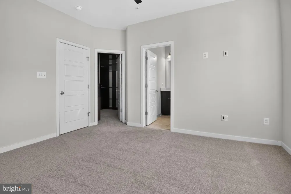 5138 LONGSTONE WAY North Bethesda, MD 20852
