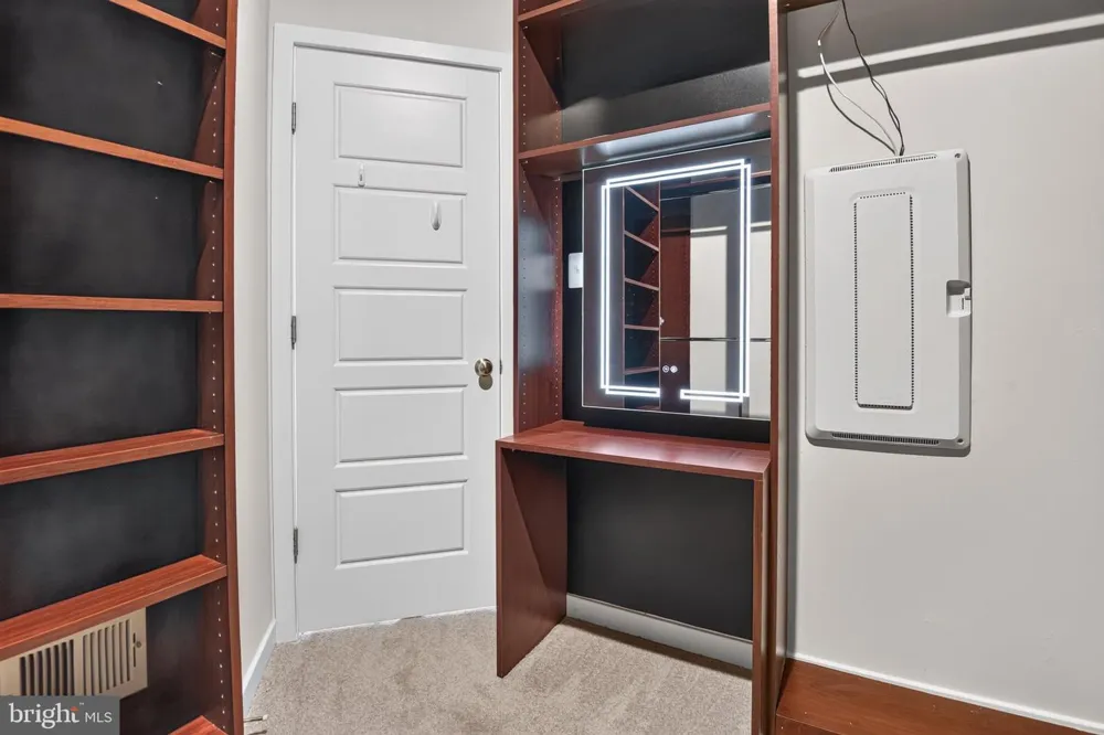 5138 LONGSTONE WAY North Bethesda, MD 20852