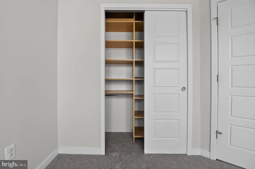 5138 LONGSTONE WAY North Bethesda, MD 20852
