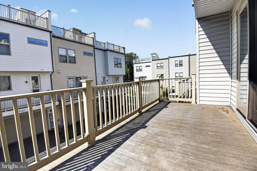 5138 LONGSTONE WAY North Bethesda, MD 20852