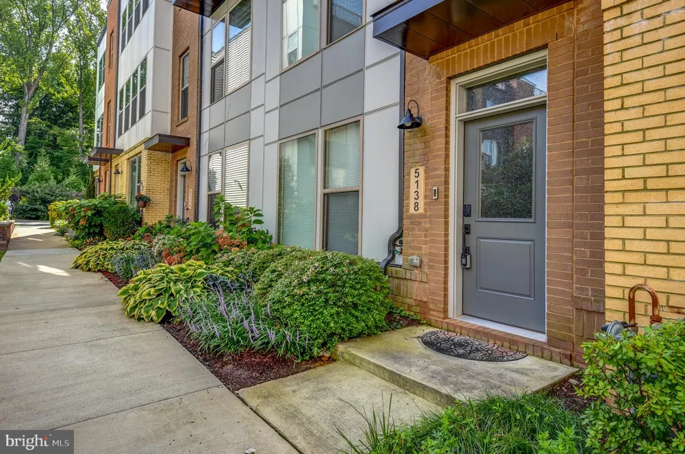 5138 LONGSTONE WAY North Bethesda, MD 20852