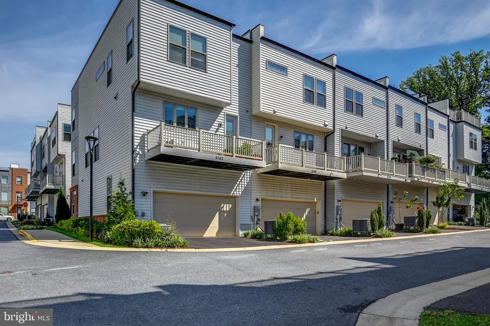 5138 LONGSTONE WAY North Bethesda, MD 20852