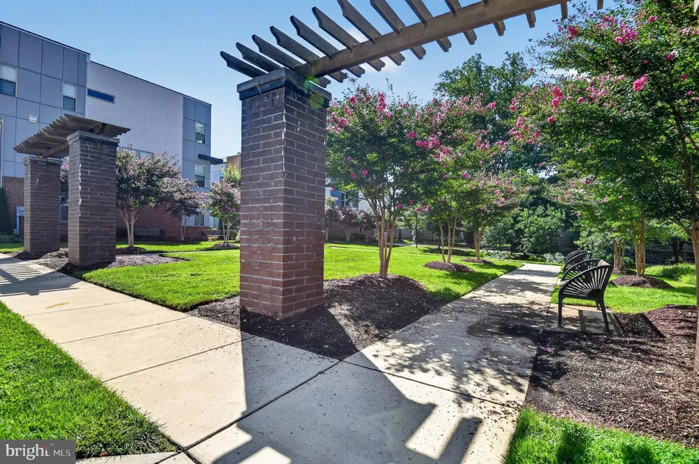 5138 LONGSTONE WAY North Bethesda, MD 20852