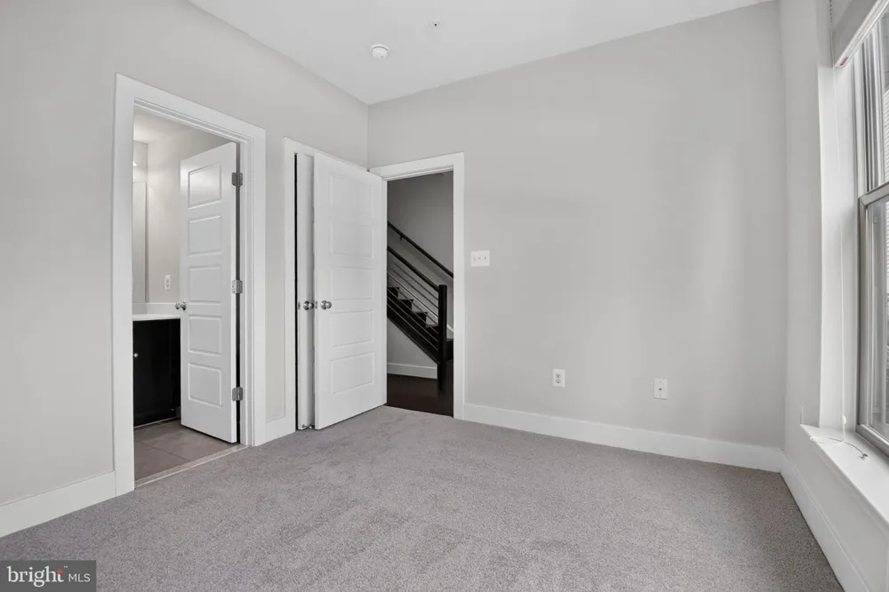 5138 LONGSTONE WAY North Bethesda, MD 20852