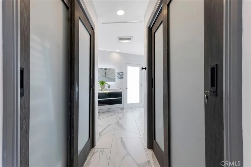 23051 Burbank Boulevard Woodland Hills, CA 91367