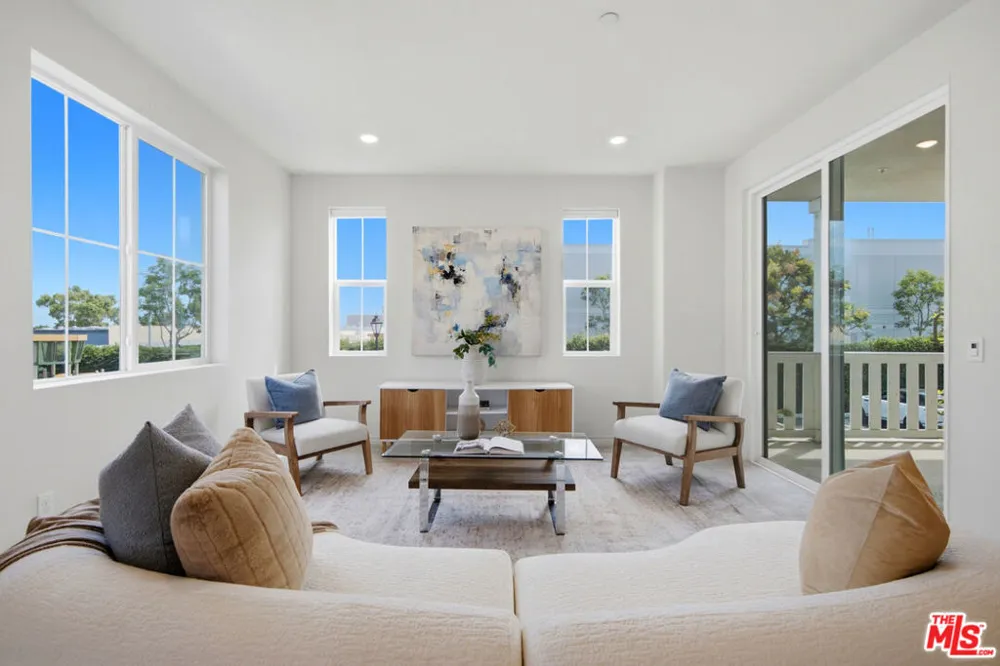 1426 Reliance Carson, CA 90746