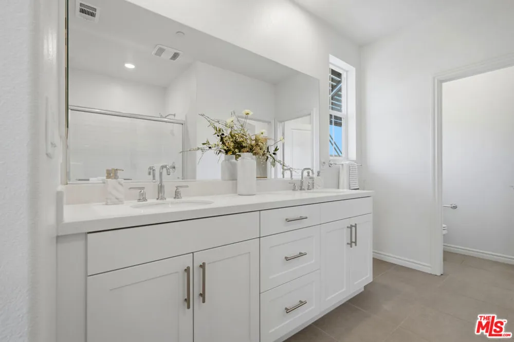 1426 Reliance Carson, CA 90746