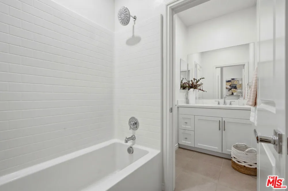 1426 Reliance Carson, CA 90746