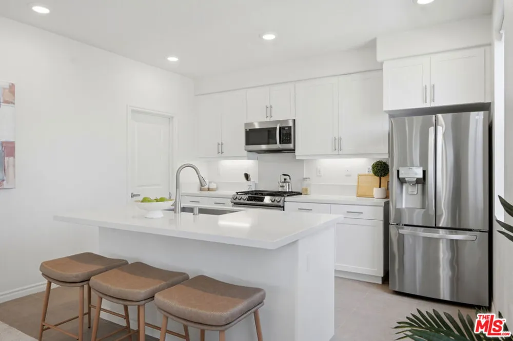1426 Reliance Carson, CA 90746