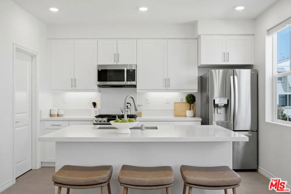 1426 Reliance Carson, CA 90746