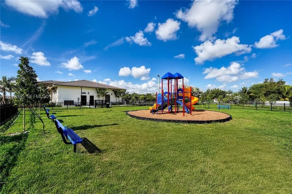 2382 NW 131st Cir Miami, FL 33167
