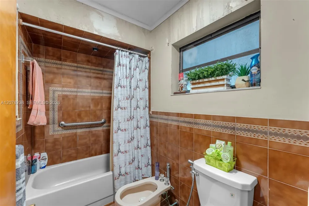 325 SW 122nd Ave Miami, FL 33184