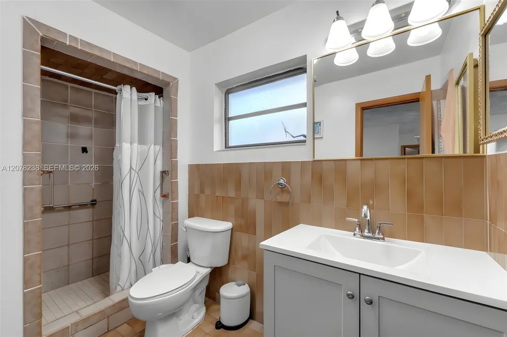 325 SW 122nd Ave Miami, FL 33184