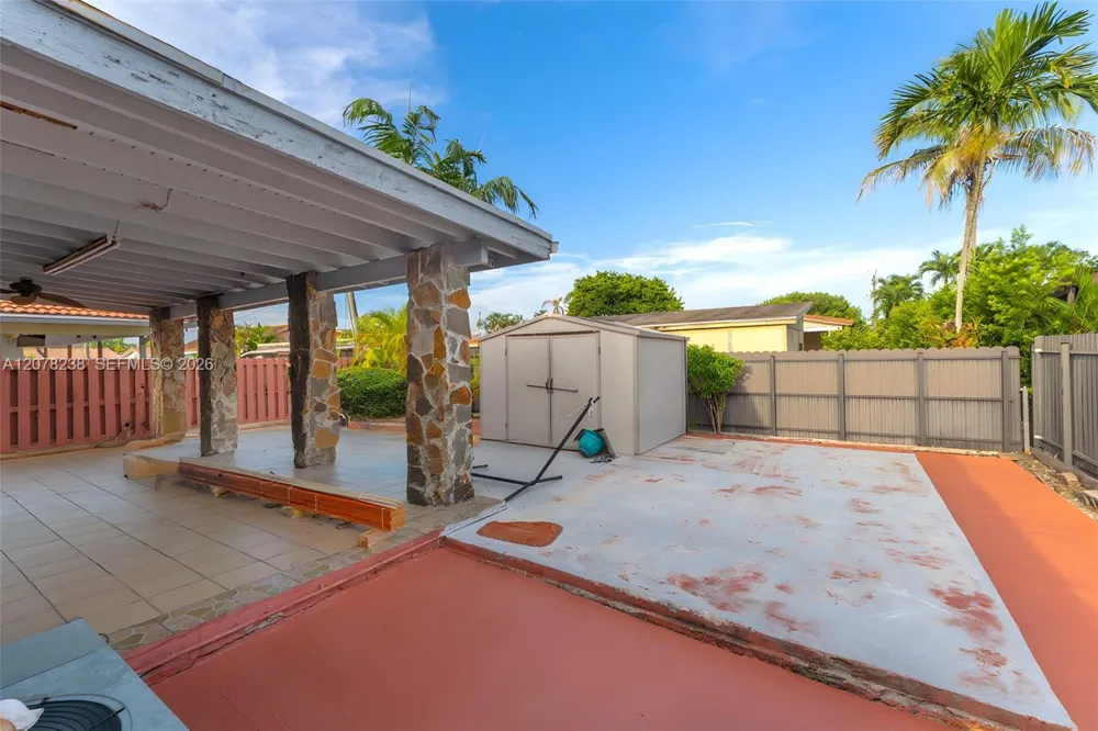 325 SW 122nd Ave Miami, FL 33184