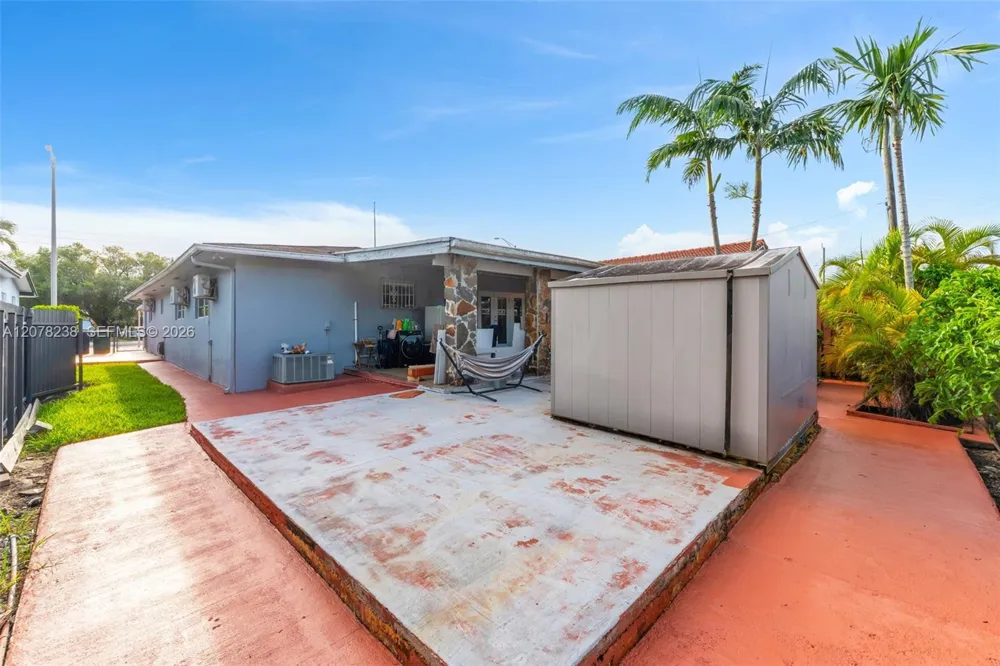 325 SW 122nd Ave Miami, FL 33184
