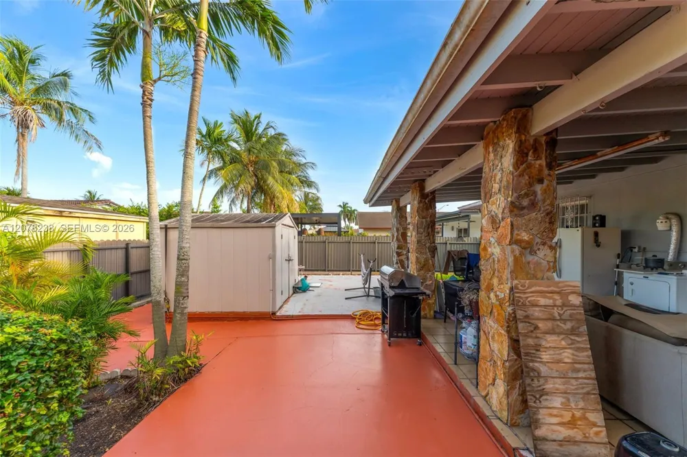 325 SW 122nd Ave Miami, FL 33184