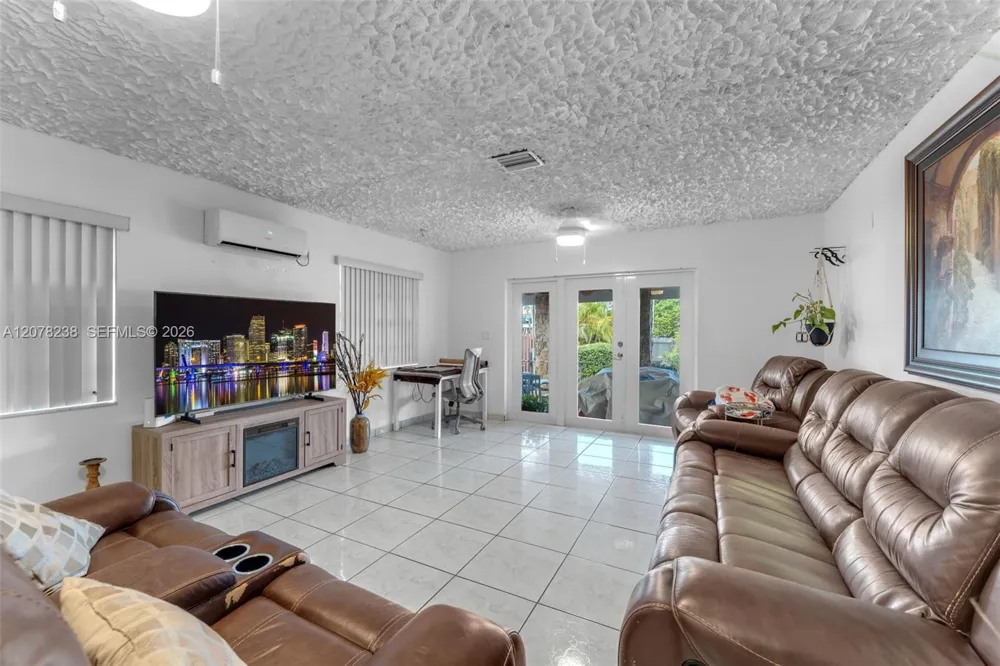 325 SW 122nd Ave Miami, FL 33184