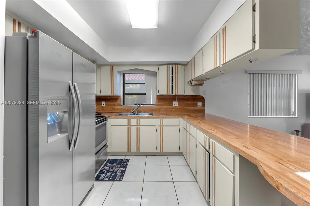 325 SW 122nd Ave Miami, FL 33184