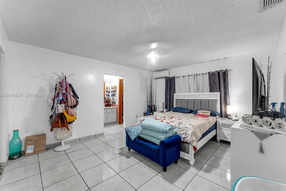 325 SW 122nd Ave Miami, FL 33184