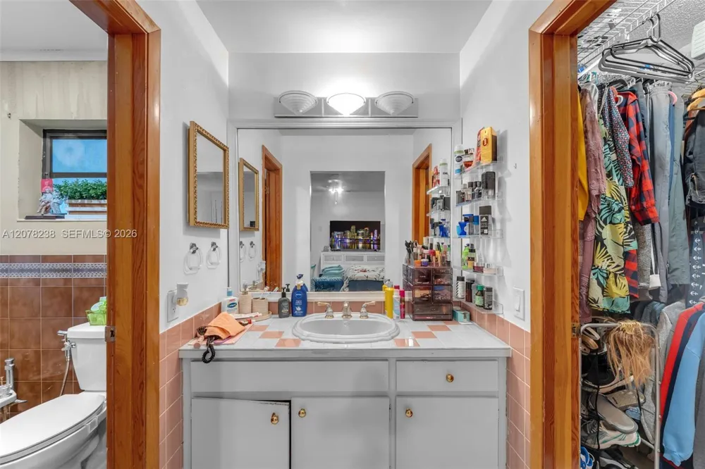 325 SW 122nd Ave Miami, FL 33184