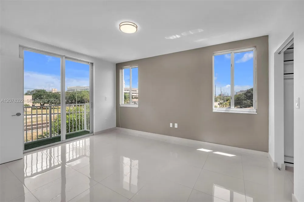 2651 NE 212th Ter #301 Miami, FL 33180