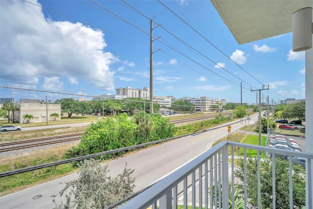 2651 NE 212th Ter #301 Miami, FL 33180
