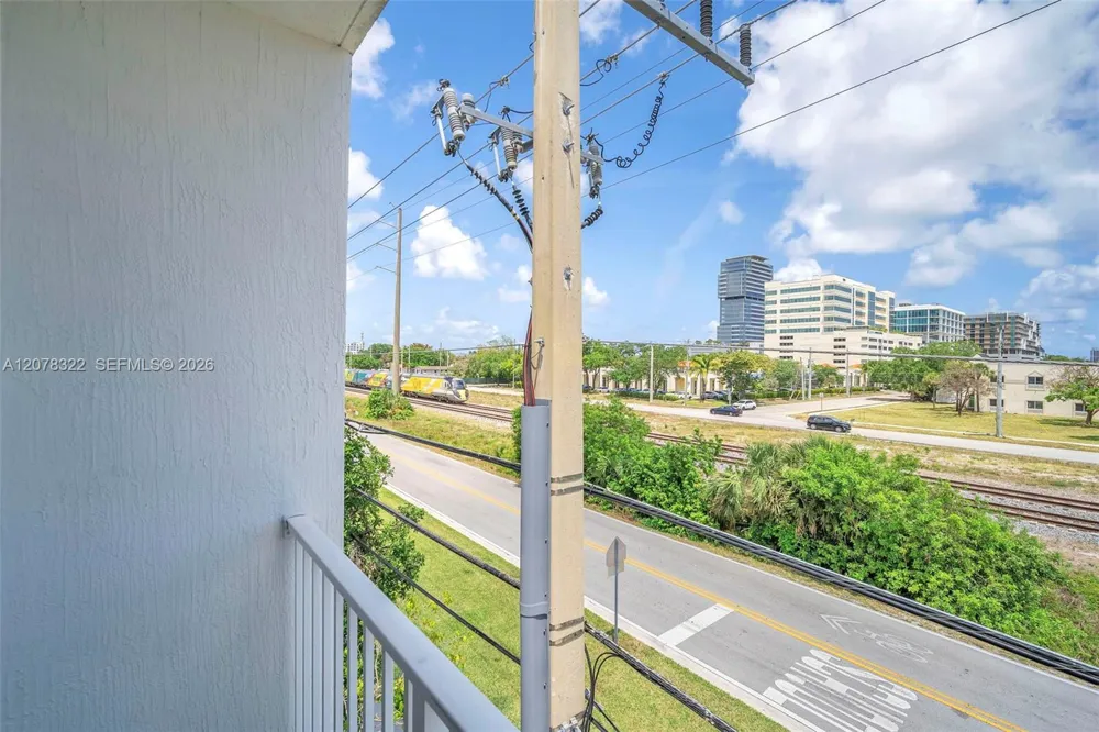 2651 NE 212th Ter #301 Miami, FL 33180