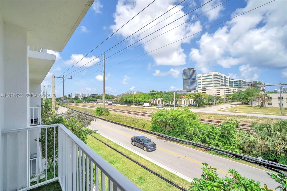 2651 NE 212th Ter #301 Miami, FL 33180