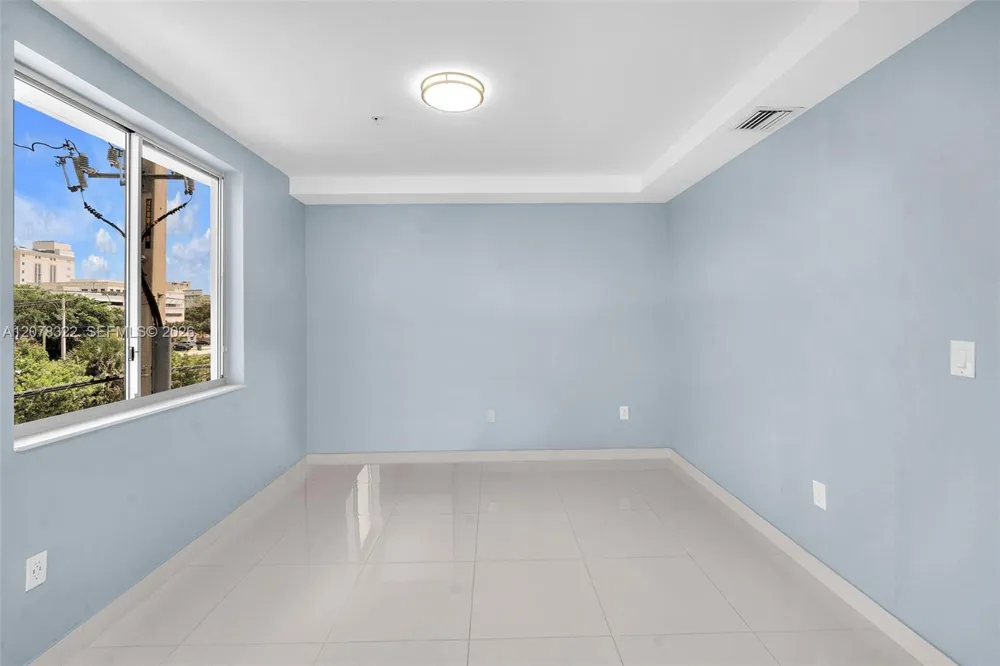 2651 NE 212th Ter #301 Miami, FL 33180