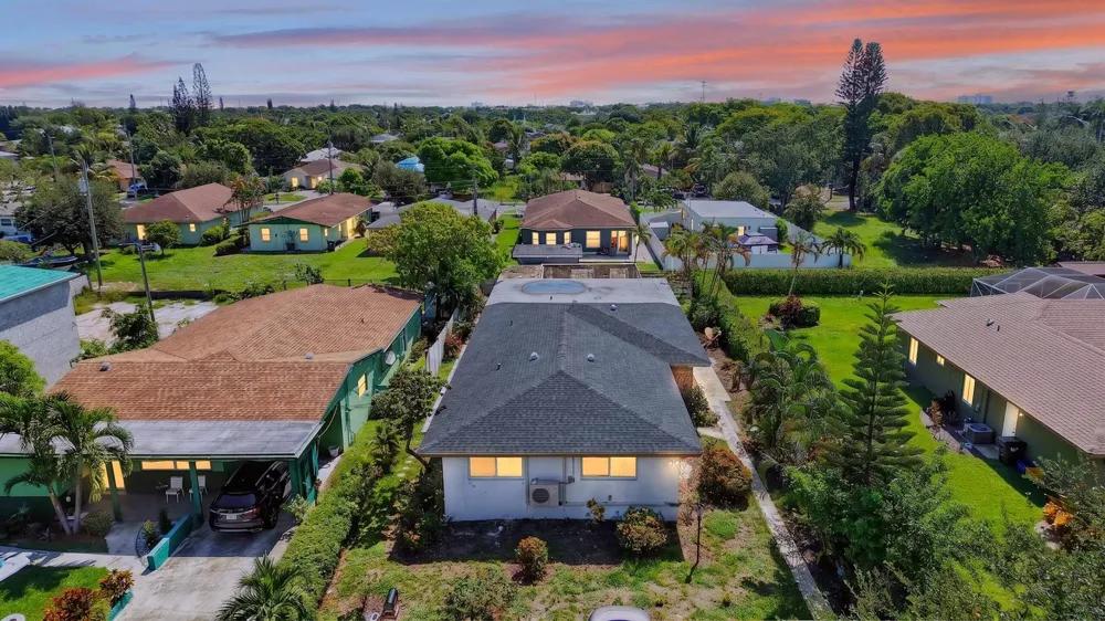 27 NW 14TH AVENUE #A Delray Beach, FL 33444