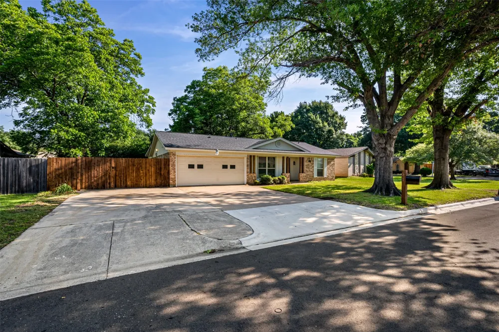 7521 Susan Court North Richland Hills, TX 76180