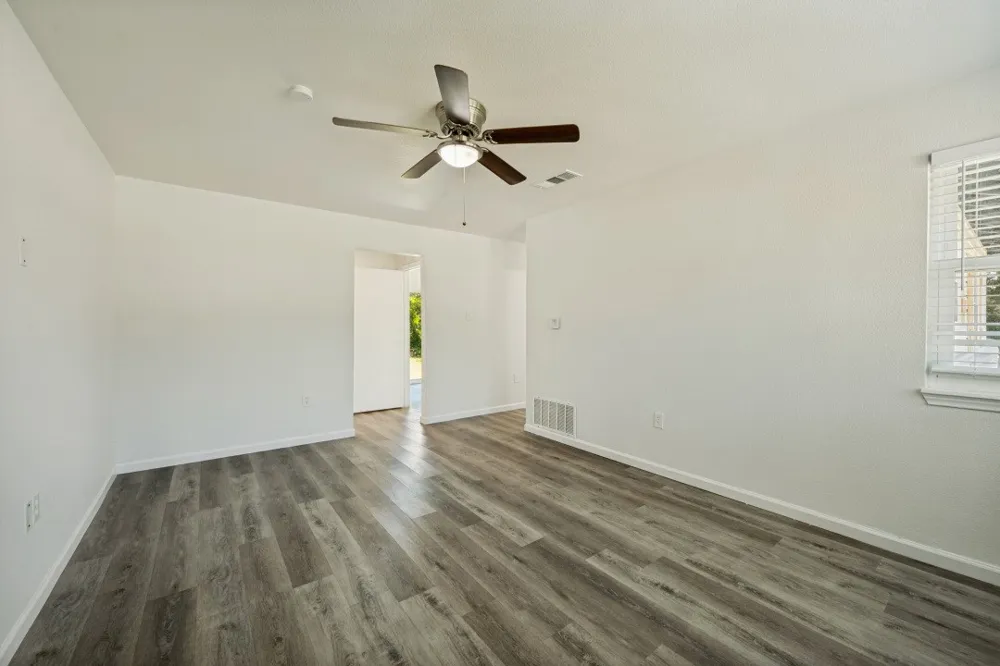 411 Hillcrest Street Mansfield, TX 76063